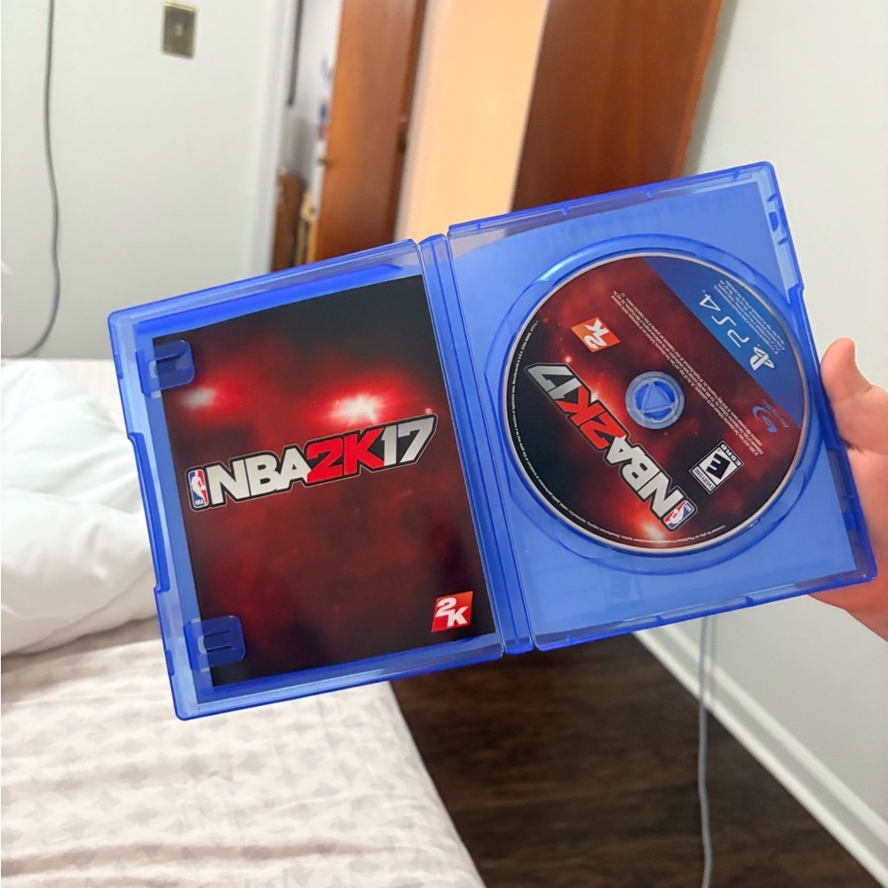 NBA 17 for PS4 - Blue Case - Picture 2 of 2